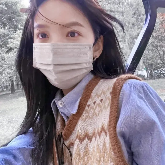 龙纹身的女孩